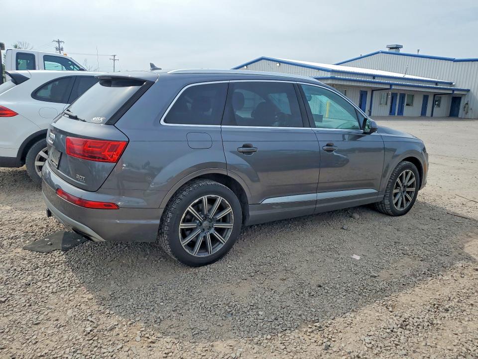 2018 Audi Q7 VIN WA1LAAF78JD051917 COPART salvage auction — NORMAL WEAR, NY - CERTIFICATE OF TITLE, sold $6,900 on 2026-08-05 (photo 3)