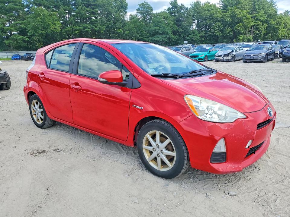 2012 Toyota Prius c VIN JTDKDTB31C1021590 COPART salvage auction — MINOR DENT/SCRATCHES, Ma - Certificate Of Title, sold $925 on 2026-07-16 (photo 4)