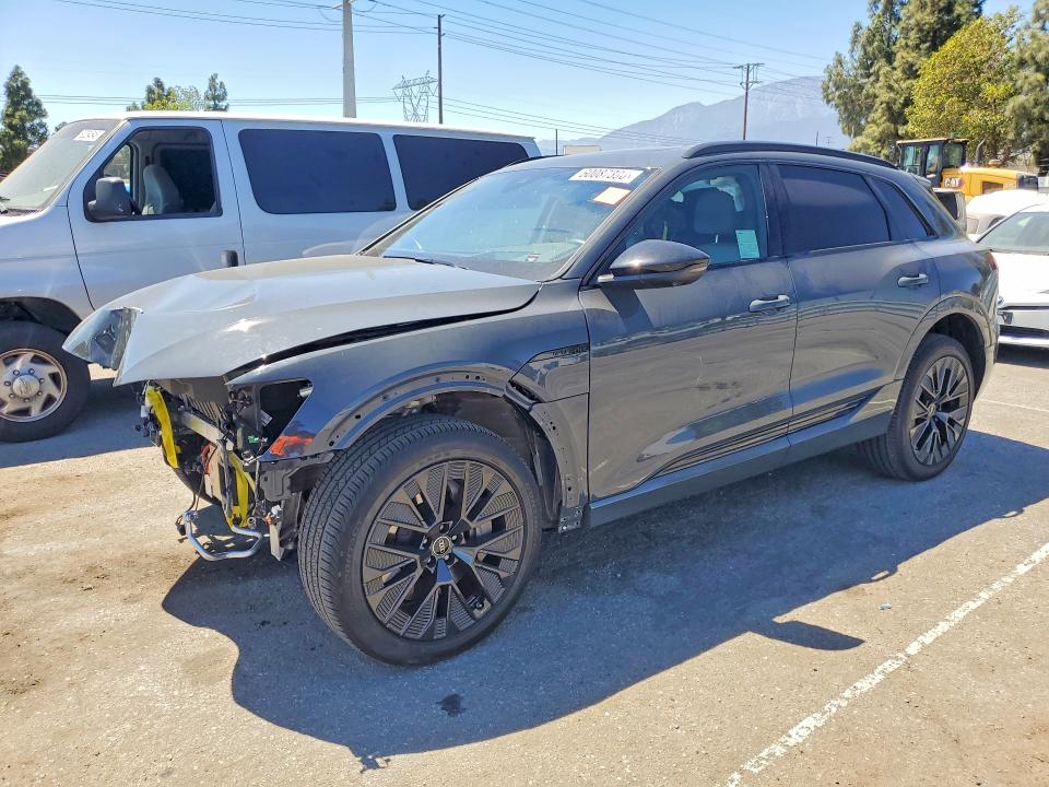 2024 Audi Q8 VIN WA16AAGE7RB026301 — COPART salvage auction photo
