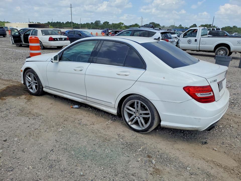 2013 Mercedes-benz C-klasse VIN WDDGF4HB4DG095496 COPART salvage auction — MECHANICAL, Tx - Certificate Of Title, sold $500 on 2026-08-06 (photo 2)
