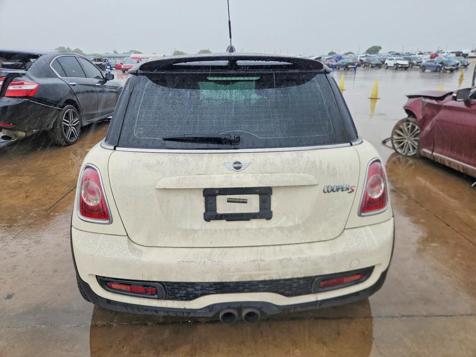 2013 Mini Cooper VIN WMWSV3C55DT389741 COPART salvage auction — NORMAL WEAR, Mt - Certificate Of Title, sold $175 on 2026-08-17 (photo 6)