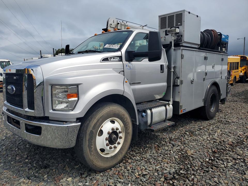 2019 Ford F-750 VIN 1FDXF7DE5KDF03770 COPART salvage auction — MINOR DENT/SCRATCHES, Nj - Certificate Of Title, sold $38,250 on 2026-07-16 (photo 1)
