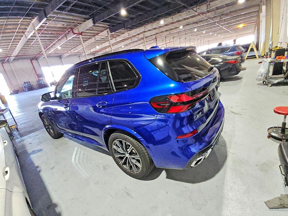 2026 BMW X5 VIN 5UX33EU04T9018947 COPART salvage auction — NORMAL WEAR, Wi - Dis/Dlr/Exp Only Clean Title, sold $45,500 on 2026-07-30 (photo 2)