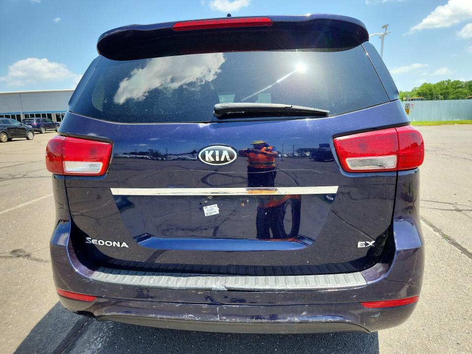 2018 Kia SEDONA VIN KNDMC5C11J6386825 COPART salvage auction — ALL OVER, WV - CERTIFICATE OF TITLE (P), sold $2,750 on 2026-07-09 (photo 6)