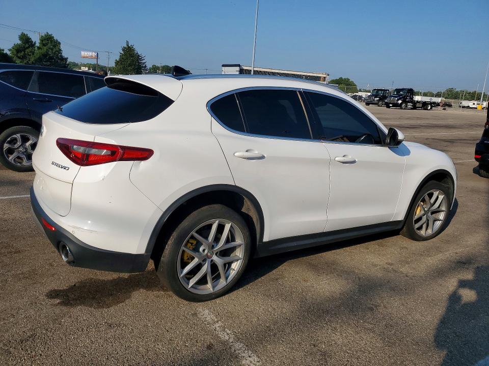 2018 Alfa romeo Stelvio VIN ZASFAKBN2J7B99712 COPART salvage auction — MINOR DENT/SCRATCHES, OH - CERTIFICATE OF TITLE (P), sold $7,000 on 2026-07-29 (photo 3)