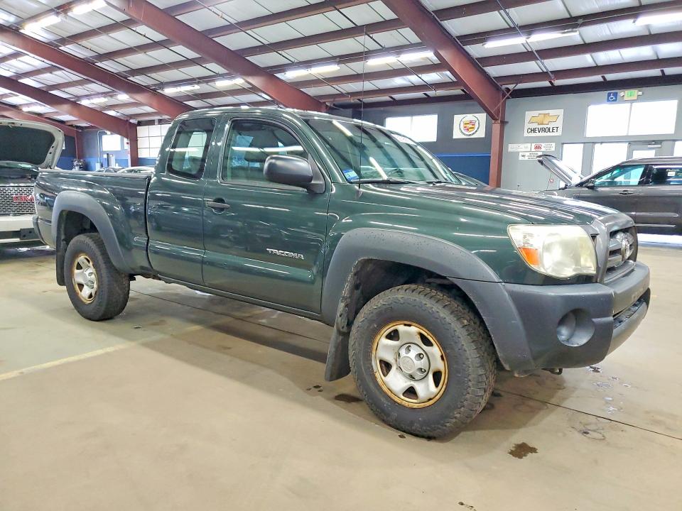 2010 Toyota Tacoma VIN 5TEUX4EN5AZ685705 COPART salvage auction — MINOR DENT/SCRATCHES, CT - CERTIFICATE OF TITLE, sold $3,550 on 2026-07-09 (photo 4)