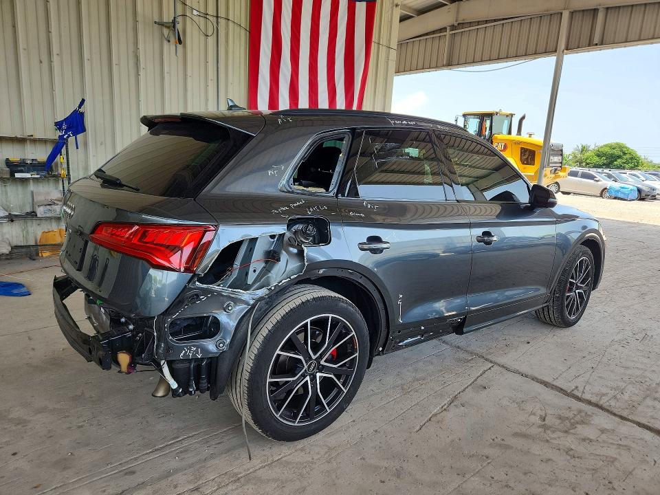 2020 Audi Sq5 VIN WA1B4AFYXL2068664 COPART salvage auction — REAR END, FL - CERT OF TITLE SLVG REBUILDABLE, sold $40 on 2026-07-29 (photo 3)