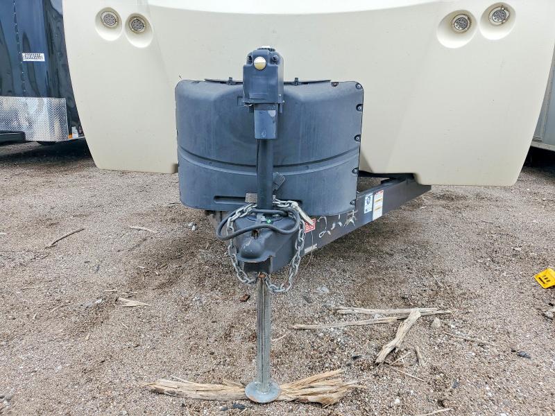 2017 Keystone Cougar VIN 4YDT31S2XHV504222 COPART salvage auction — HAIL, NE - CERT OF TITLE-SALVAGE, sold $4,999 on 2026-09-14 (photo 8)