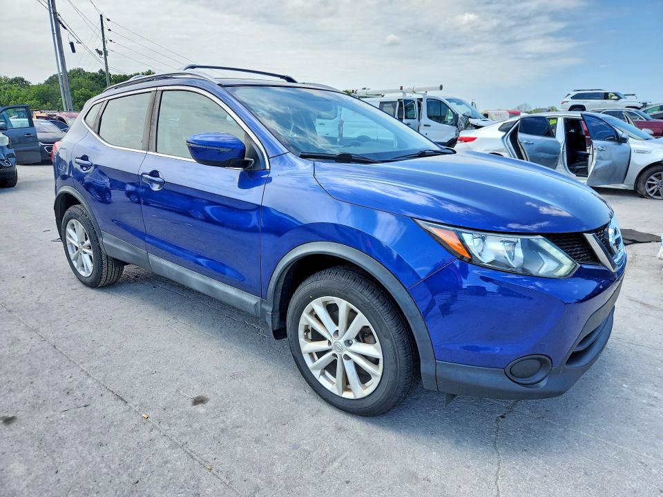 2017 Nissan Rogue VIN JN1BJ1CR4HW111359 COPART salvage auction — MINOR DENT/SCRATCHES, Tn - Certificate Of Title, sold $600 on 2026-07-27 (photo 4)