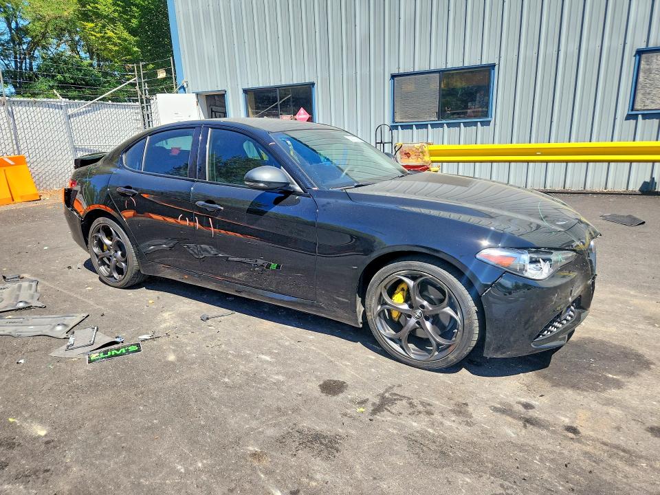 2019 Alfa romeo Giulia VIN ZARFANAN1K7597996 COPART salvage auction — REAR END, Or - Salvage Title Certificate, sold $2,750 on 2026-08-26 (photo 4)
