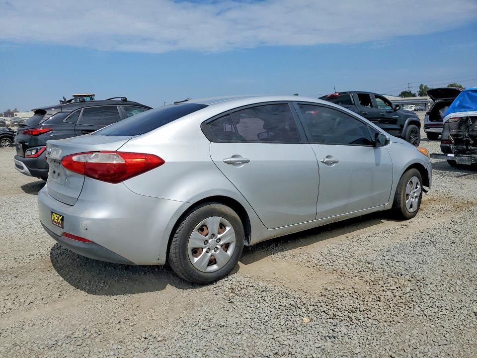 2014 Kia Forte VIN KNAFK4A69E5175093 COPART salvage auction — FRONT END, Ca - Dis/Dlr/Exp Only Clean Title, sold $875 on 2026-07-31 (photo 3)