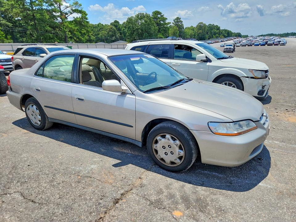 1999 Honda Accord VIN 1HGCG5647XA084517 COPART salvage auction — MINOR DENT/SCRATCHES, AL - CERTIFICATE OF TITLE (P), sold $600 on 2026-08-03 (photo 4)