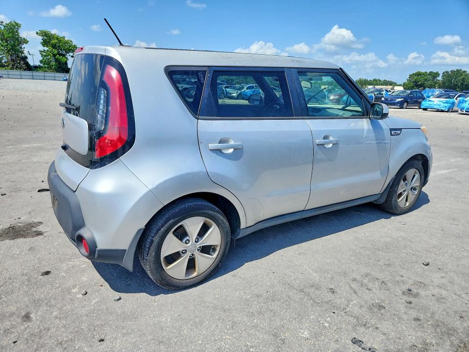 2016 Kia Soul VIN KNDJN2A27G7825570 COPART salvage auction — MINOR DENT/SCRATCHES, FL - CERT OF TITLE SLVG REBUILDABLE, sold $10 on 2026-07-28 (photo 3)
