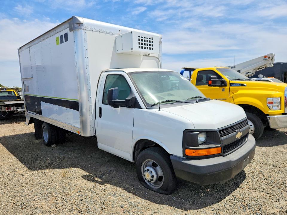 2016 Chevrolet Express 4500 VIN 1GB6GUCG3G1209148 COPART salvage auction — NORMAL WEAR, Sc - Certificate Of Title, sold $400 on 2026-07-09 (photo 4)