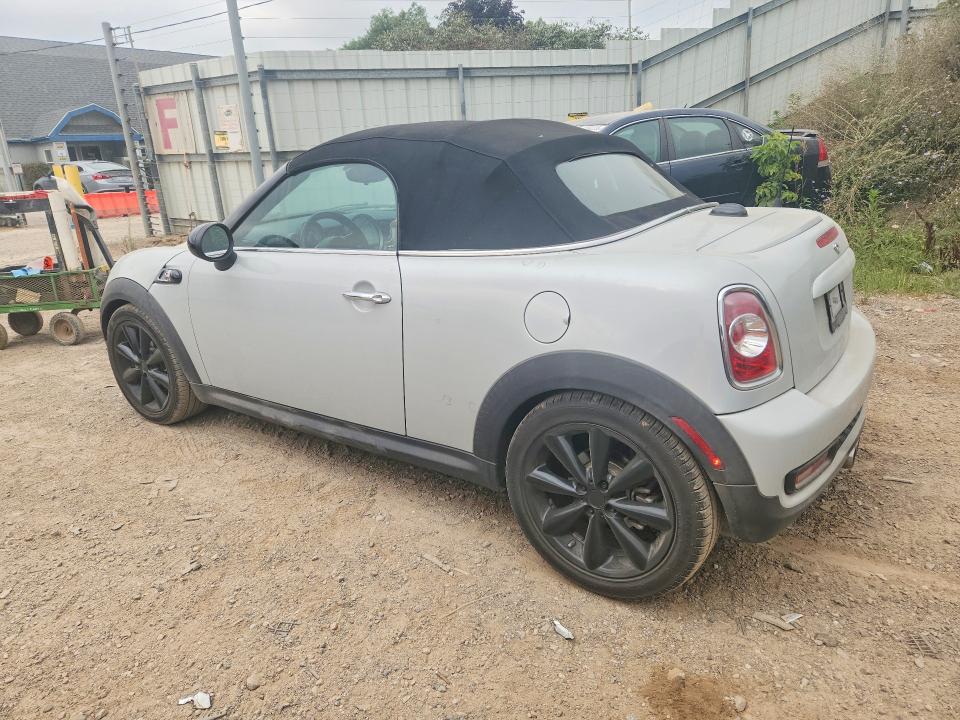 2013 Mini Cooper VIN WMWSY3C55DT565873 COPART salvage auction — MINOR DENT/SCRATCHES, Fl - Cert Of Title Slvg Rebuildable, sold $775 on 2026-08-12 (photo 2)