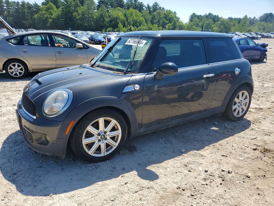 2013 Mini Cooper VIN WMWSV3C59DT396126 COPART salvage auction — WATER/FLOOD, Ma - Certificate Of Title, sold $550 on 2026-08-06 (photo 1)