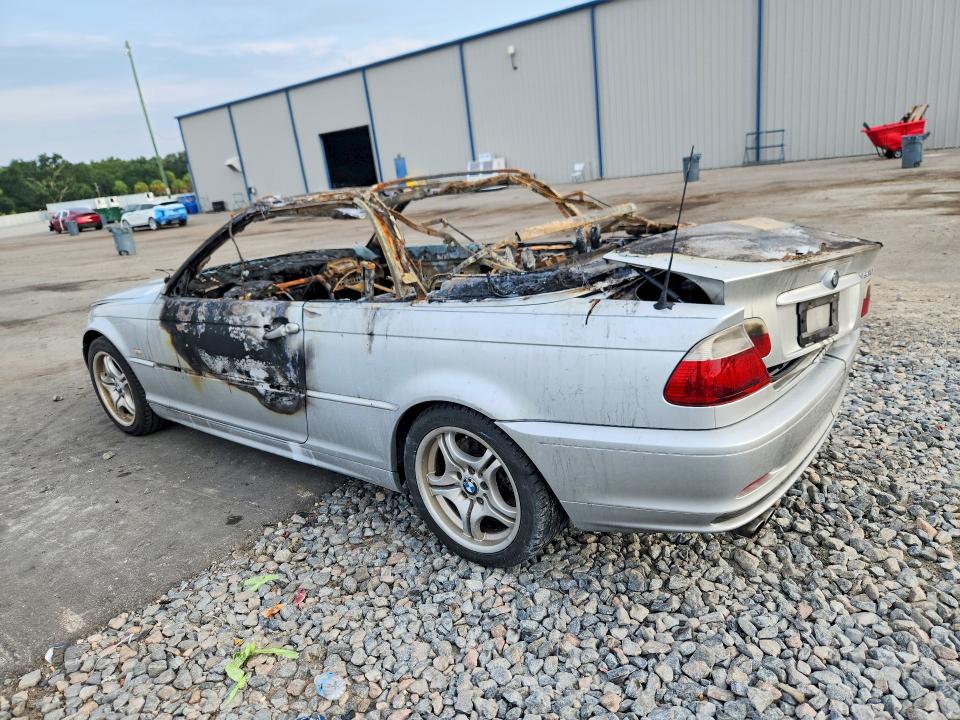 2002 BMW 3er VIN WBABS53432JU95335 COPART salvage auction — Burn Interior, Fl - Certificate Of Destruction, sold $400 on 2026-08-19 (photo 2)