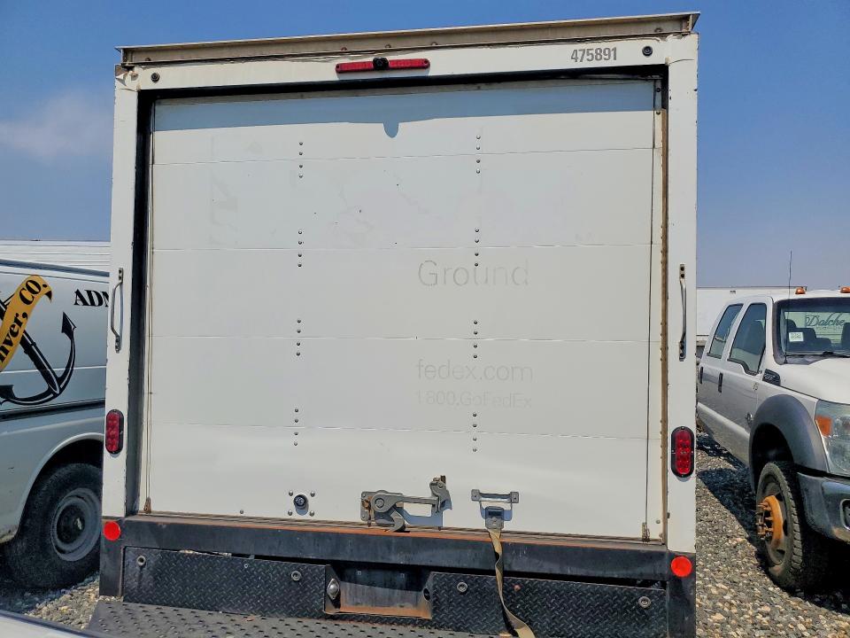 2022 Gmc Savana VIN 7GZ37TC79NN001017 COPART salvage auction — MECHANICAL, Co - Dis/Dlr/Exp Only Clean Title, sold $1,800 on 2026-07-15 (photo 6)