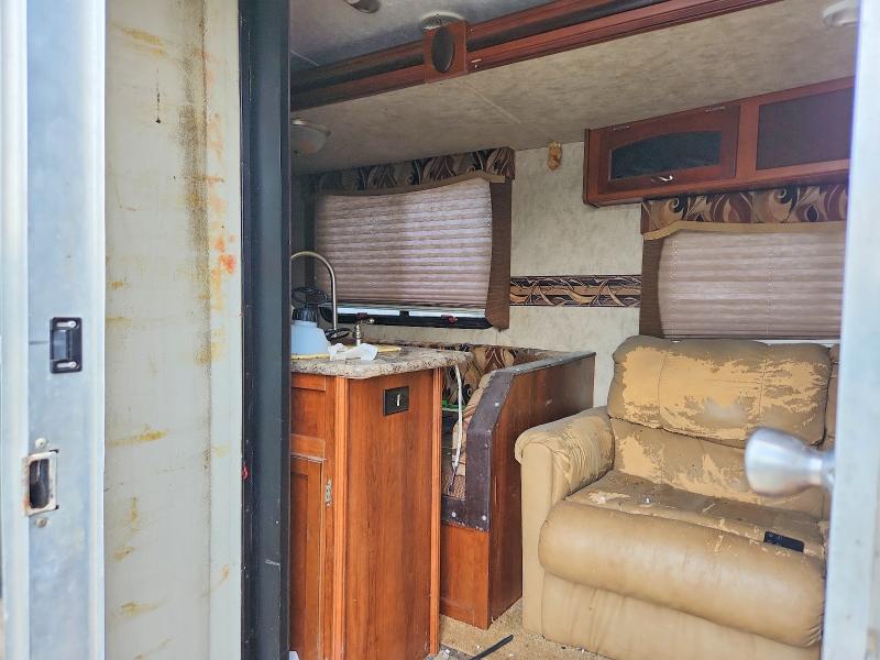 2015 Avenger Recreational vehicle (rv) VIN 5ZT2AVXB9FB906167 COPART salvage auction — NORMAL WEAR, OH - CERT OF TITLE-SALVAGE, sold $2,250 on 2026-08-13 (photo 6)