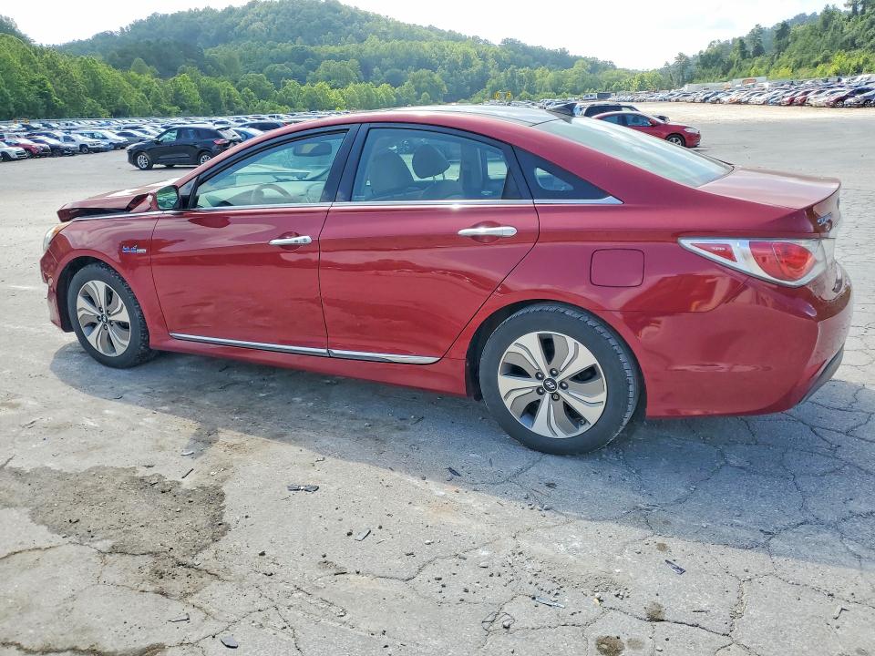 2015 Hyundai Sonata VIN KMHEC4A46FA120521 COPART salvage auction — FRONT END, Salvage Title, sold $325 on 2026-07-30 (photo 2)