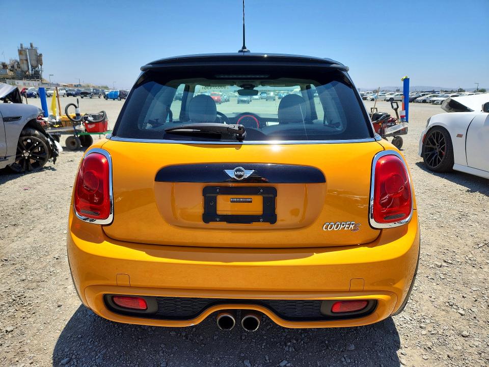 2015 Mini Cooper VIN WMWXP7C58F2A33934 COPART salvage auction — MINOR DENT/SCRATCHES, Ca - Salvage Certificate, sold $850 on 2026-07-21 (photo 6)