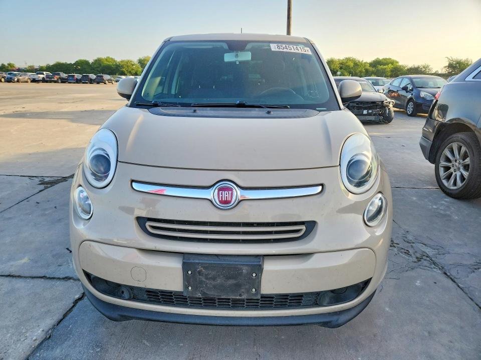 2017 Fiat 500 VIN ZFBCFAAH7HZ038583 COPART salvage auction — NORMAL WEAR, TX - CERTIFICATE OF TITLE, sold $1,750 on 2026-07-29 (photo 5)