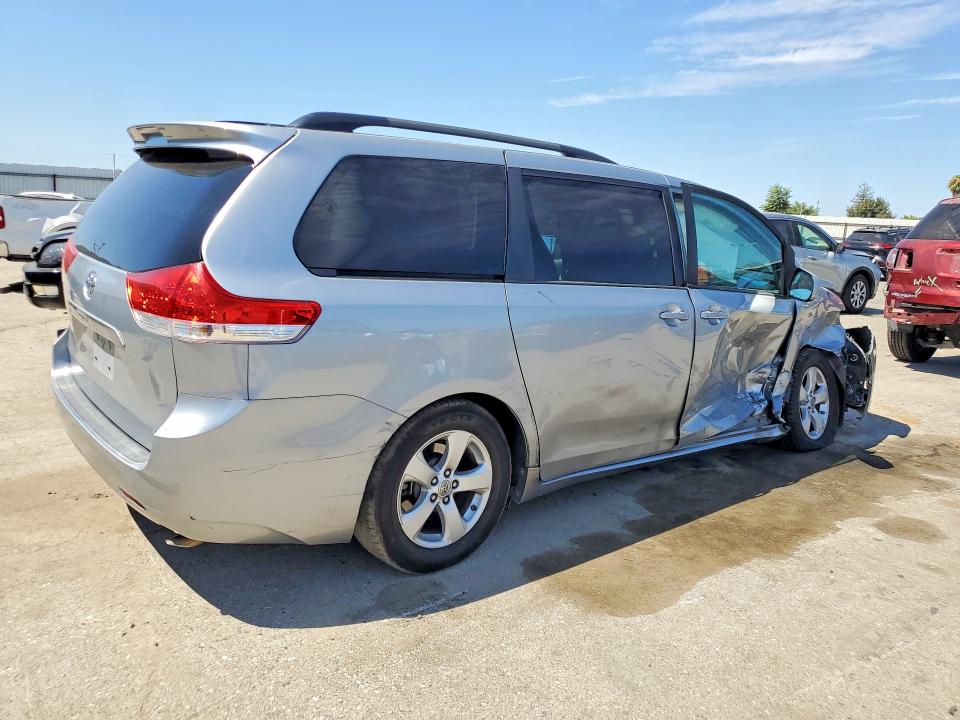 2014 Toyota Sienna VIN 5TDKK3DC5ES464236 COPART salvage auction — SIDE, CA - SALVAGE CERTIFICATE, sold $825 on 2026-07-31 (photo 3)