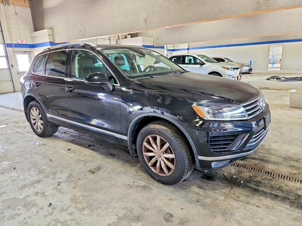 2016 Volkswagen Touareg VIN WVGEF9BP3GD012239 COPART salvage auction — REAR END, Va - Cert Of Title - Salvage, sold $1,050 on 2026-07-31 (photo 4)