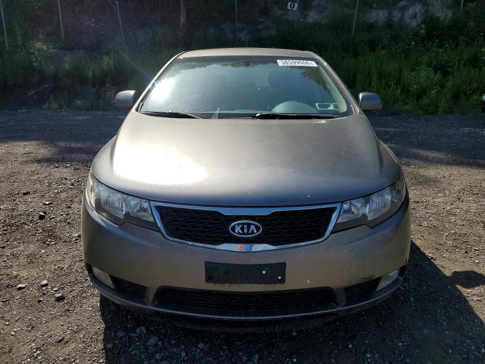 2011 Kia Forte VIN KNAFW5A34B5399626 COPART salvage auction — REAR END, NY - MV-907A SALVAGE CERTIFICATE, sold $325 on 2026-07-23 (photo 5)