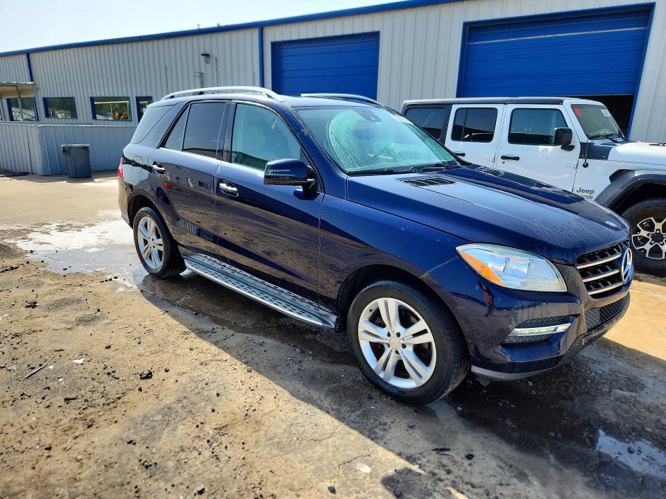 2015 Mercedes-benz Ml-class VIN 4JGDA5JB0FA443114 COPART salvage auction — MINOR DENT/SCRATCHES, Tn - Certificate Of Title (P), sold $6,200 on 2026-07-28 (photo 4)