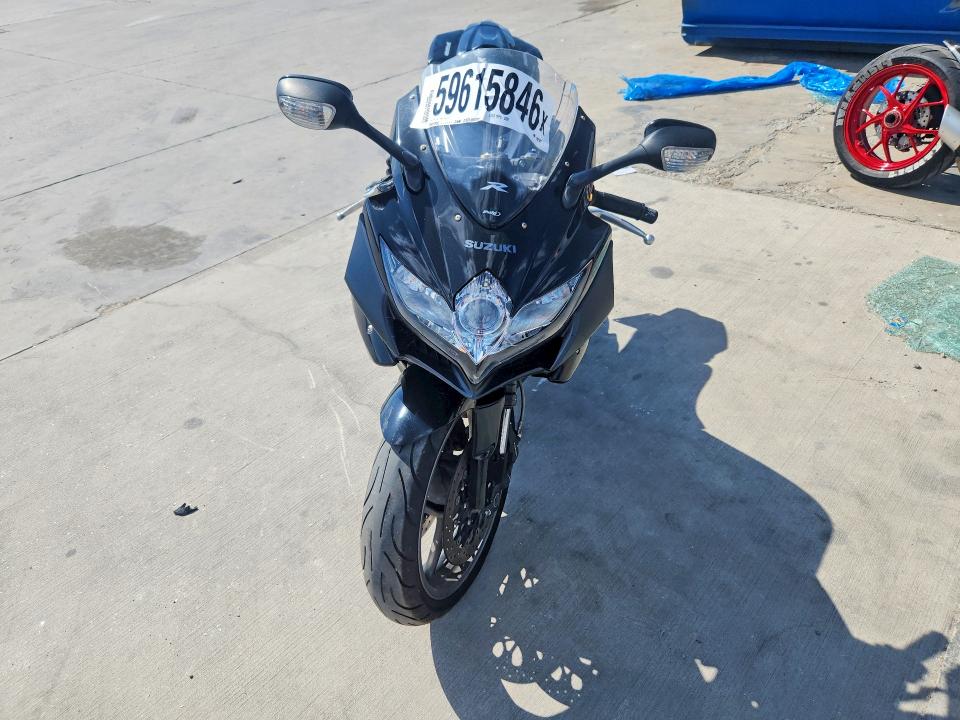 2009 Suzuki Gsx-r750 VIN JS1GR7LAX92102581 COPART salvage auction — SIDE, TX - SALVAGE VEHICLE TITLE, sold $3,600 on 2026-07-20 (photo 2)