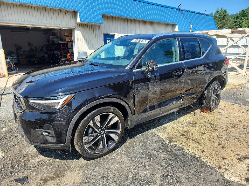 2025 Volvo Xc40 VIN YV4L12UEXS2608883 COPART salvage auction — SIDE, Ny - Certificate Of Title, sold $1,300 on 2026-07-30 (photo 1)