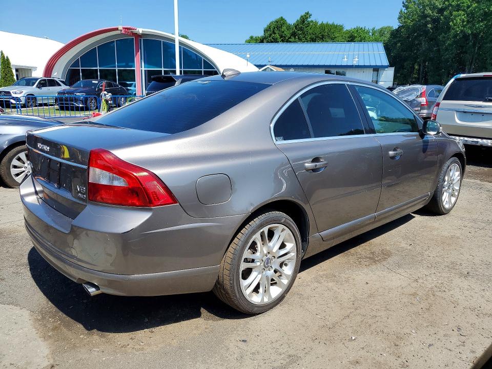 2007 Volvo S80 VIN YV1AH852471044555 COPART salvage auction — MINOR DENT/SCRATCHES, CT - CERTIFICATE OF TITLE, sold $475 on 2026-07-09 (photo 3)