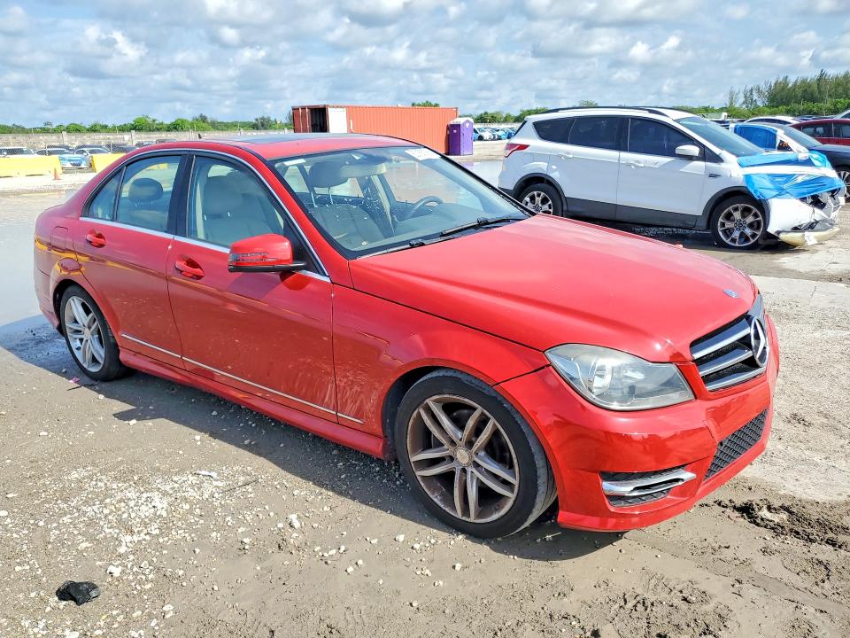 2014 Mercedes-benz C-klasse VIN WDDGF4HB6ER307790 COPART salvage auction — MINOR DENT/SCRATCHES, Fl - Certificate Of Title (P), sold $1,800 on 2026-08-12 (photo 4)