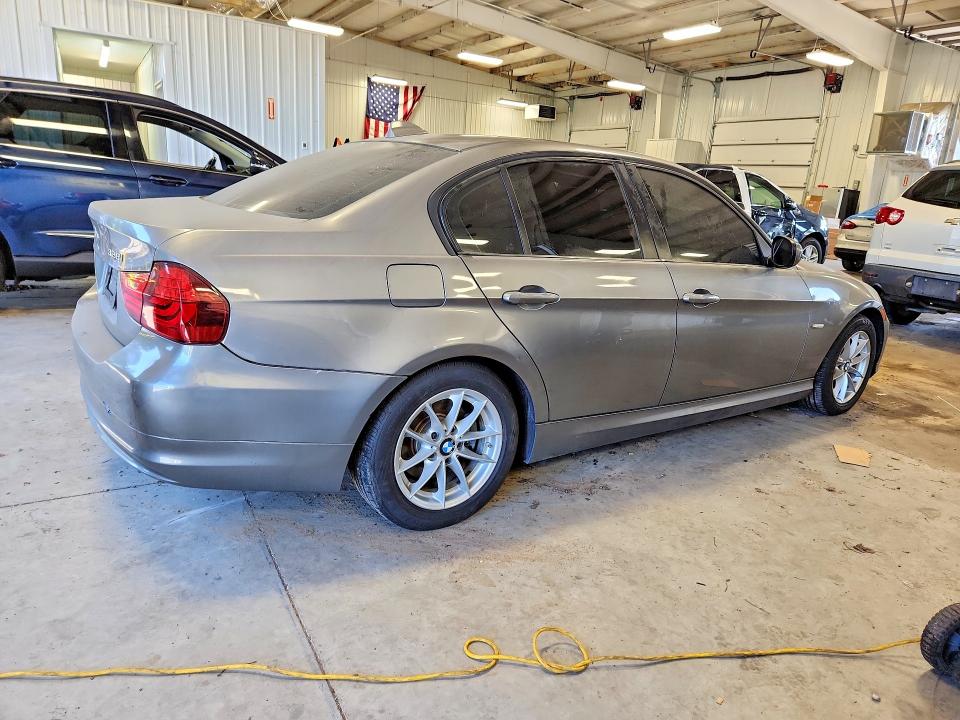 2010 BMW 3 series VIN WBAPH5G52ANM36047 COPART salvage auction — ROOF, Ca - Dealer Only Clean Title, sold $775 on 2026-07-28 (photo 3)