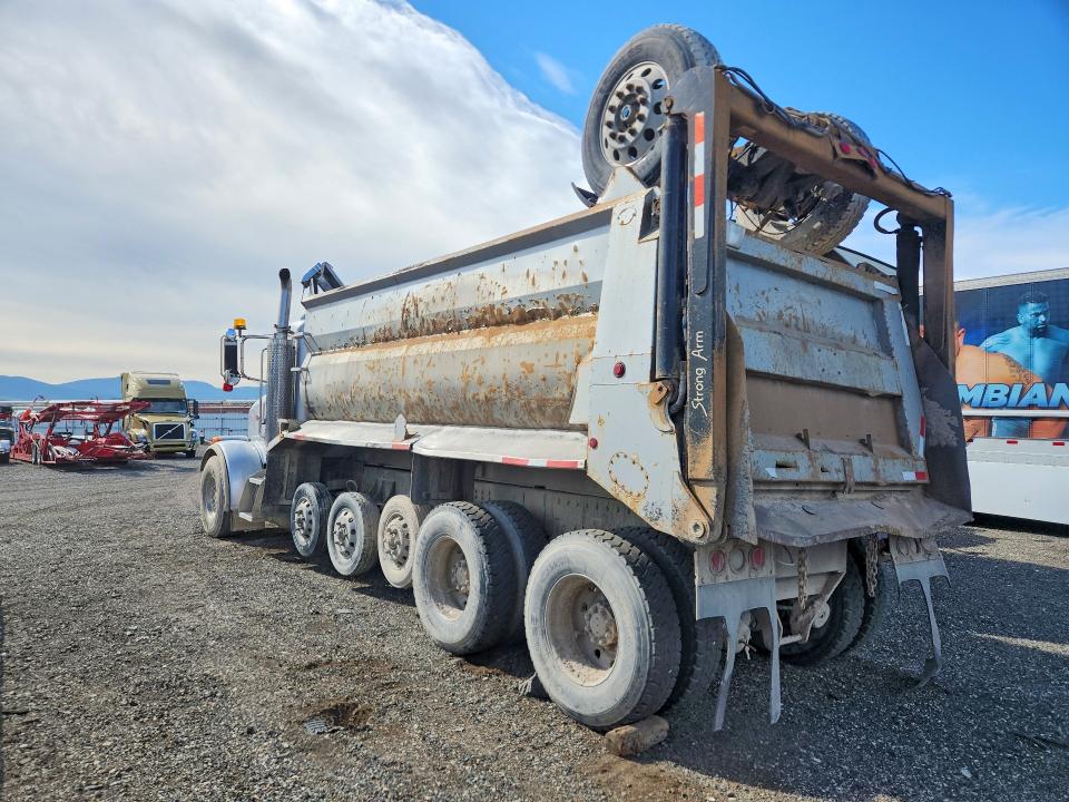 2005 Peterbilt 357 VIN 1NPALUEX35D849282 COPART salvage auction — SIDE, MT - CERTIFICATE OF TITLE TOTALED, sold $22,800 on 2026-09-15 (photo 2)