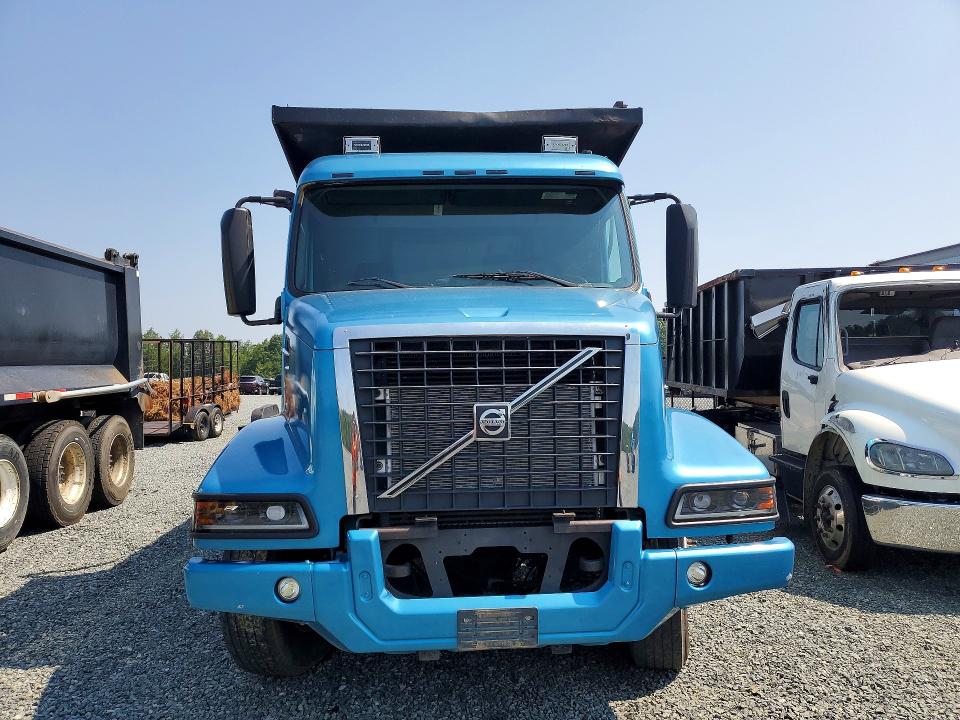 2002 Volvo Vhd VIN 4V5K99UF32N310912 COPART salvage auction — DAMAGE HISTORY, Nc - Dealer Only Clean Title, sold $14,200 on 2026-07-28 (photo 5)
