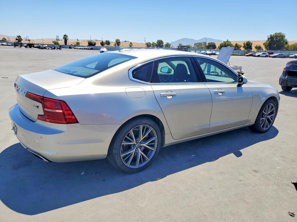 2017 Volvo S90 VIN YV1A22MK0H1016091 COPART salvage auction — MECHANICAL, Mt - Dis/Dlr/Exp Only Clean Title, sold $2,900 on 2026-09-02 (photo 3)