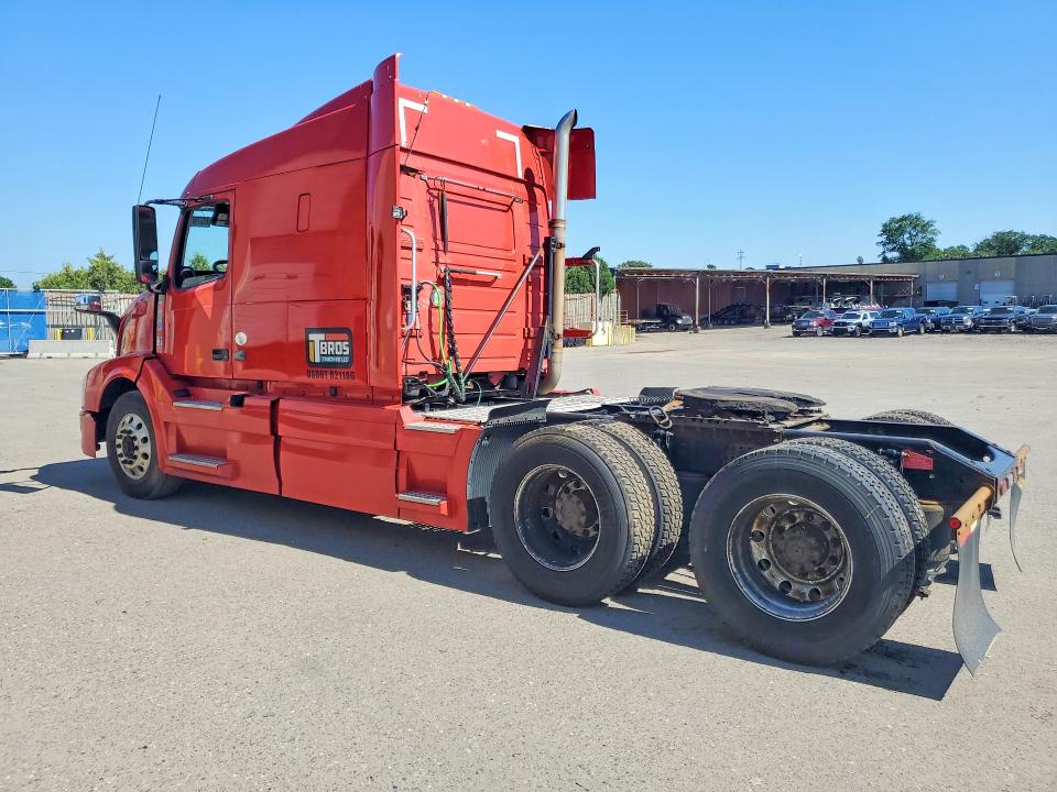 2016 Volvo VIN 4V4NC9EH3GN949897 COPART salvage auction — MECHANICAL, Mn - Certificate Of Title, sold $8,600 on 2026-08-14 (photo 2)