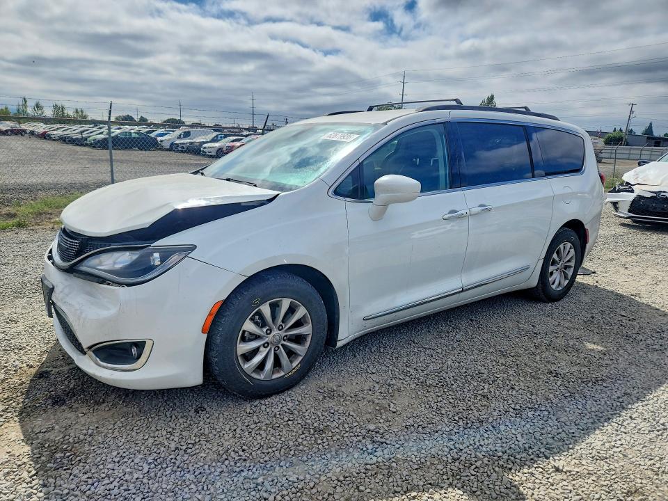 2017 Chrysler Pacifica VIN 2C4RC1BG2HR815929 COPART salvage auction — FRONT END, Or - Salvage Title Certificate, sold $2,850 on 2026-09-16 (photo 1)
