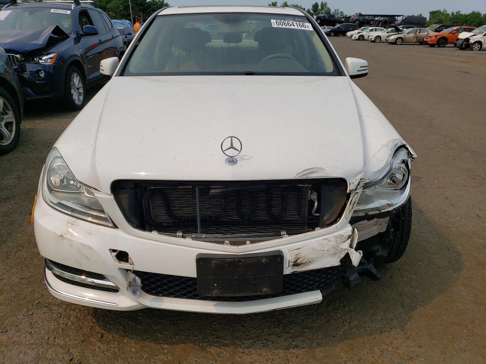 2014 Mercedes-benz C-klasse VIN WDDGF8ABXER302674 COPART salvage auction — FRONT END, Ct - Cert Of Title-Salvage, sold $550 on 2026-07-31 (photo 5)