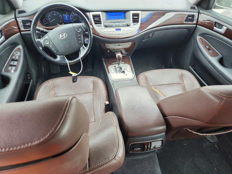 2013 Hyundai Genesis VIN KMHGC4DD2DU242647 COPART salvage auction — MINOR DENT/SCRATCHES, Ca - Dlr/Dis/Exp Only Salvage Title, sold $125 on 2026-07-23 (photo 8)