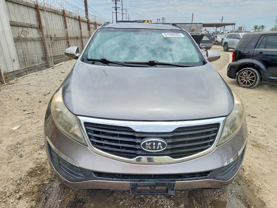 2011 Kia Sportage VIN KNDPB3A20B7084924 COPART salvage auction — MINOR DENT/SCRATCHES, CA - DIS/DLR/EXP ONLY CLEAN TITLE, sold $1,500 on 2026-08-02 (photo 5)