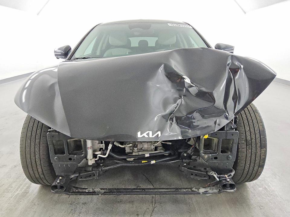 2024 Kia Ev6 VIN KNDC34LA0R5622646 COPART salvage auction — FRONT END, CA - CERTIFICATE OF TITLE, sold $2,500 on 2026-07-28 (photo 5)