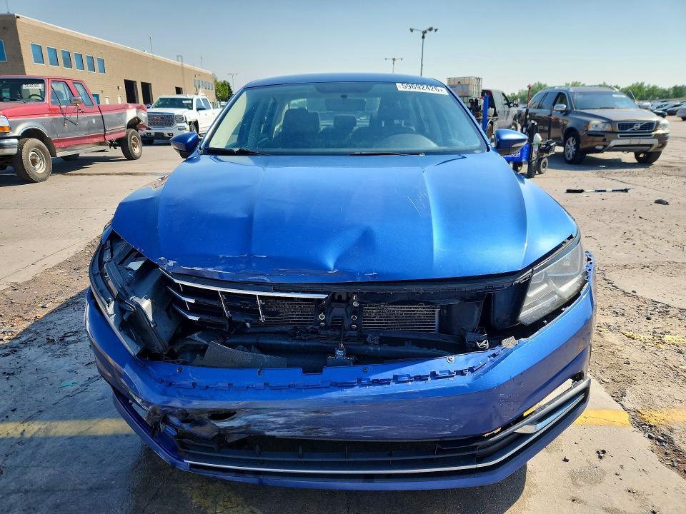 2017 Volkswagen Passat VIN 1VWAT7A38HC054750 COPART salvage auction — FRONT END, Co - Salvage Title, sold $1,850 on 2026-08-05 (photo 5)