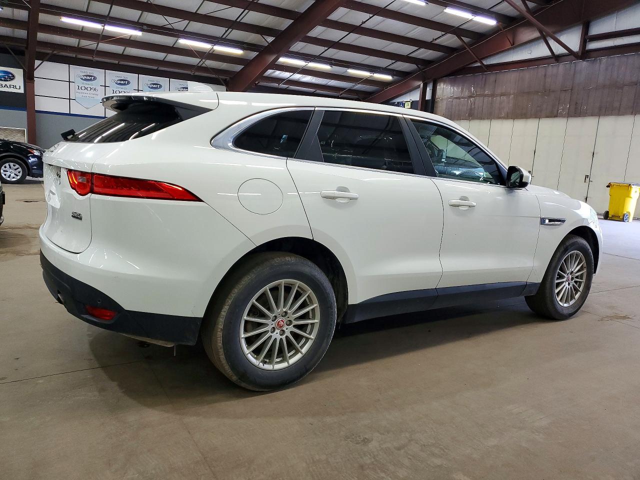 2019 Jaguar F-pace VIN SADCS2FXXKA356710 COPART salvage auction — Minor Dent/Scratches, PA - CERT OF TITLE, sold $2,100 on 2026-09-17 (photo 3)