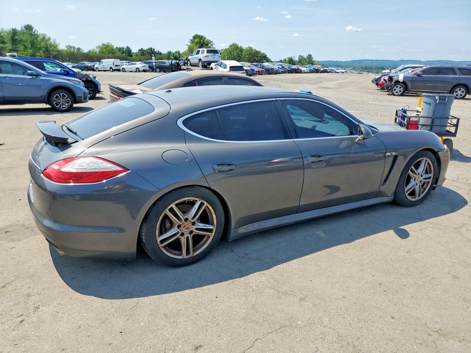 2013 Porsche Panamera VIN WP0AD2A73DL045194 COPART salvage auction — MINOR DENT/SCRATCHES, Salvage Title, sold $5,800 on 2026-08-04 (photo 3)