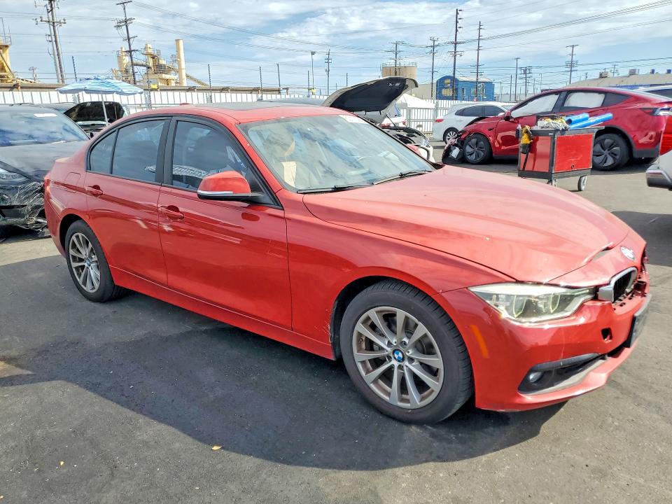 2018 BMW 3er VIN WBA8E5G52JNV02562 COPART salvage auction — REAR END, Salvage Title, sold $3,700 on 2026-08-12 (photo 4)