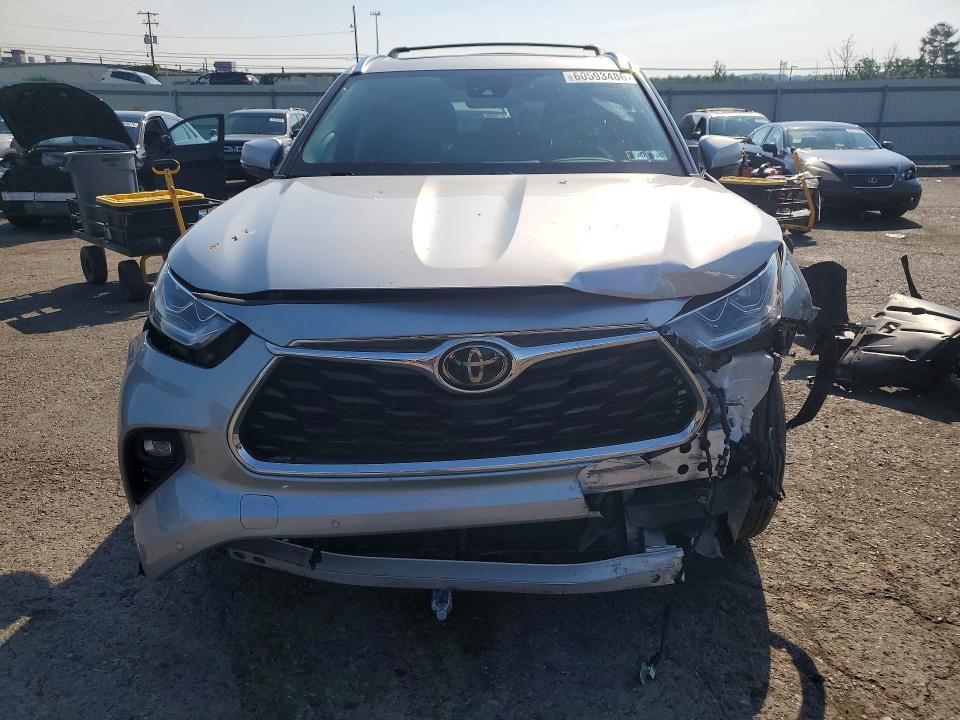 2020 Toyota Highlander VIN 5TDDZRBH4LS009946 COPART salvage auction — FRONT END, PA - CERTIFICATE OF SALVAGE, sold $8,000 on 2026-07-28 (photo 5)