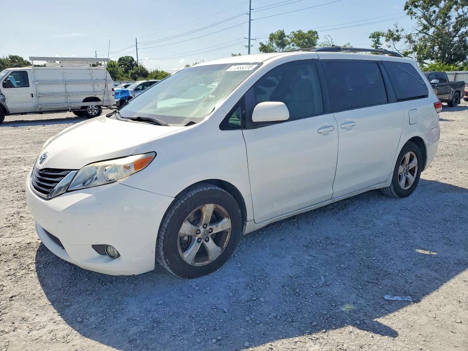 2014 Toyota Sienna VIN 5TDKK3DC2ES479762 COPART salvage auction — MINOR DENT/SCRATCHES, FL - CERT OF TITLE W/SLVG HISTORY, sold $1,150 on 2026-07-31 (photo 1)